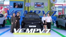 Khách hàng Thanh Hóa bất ngờ với VinFast VF MPV 7: “Hơn cả mong đợi, đúng chất xe gia đình”