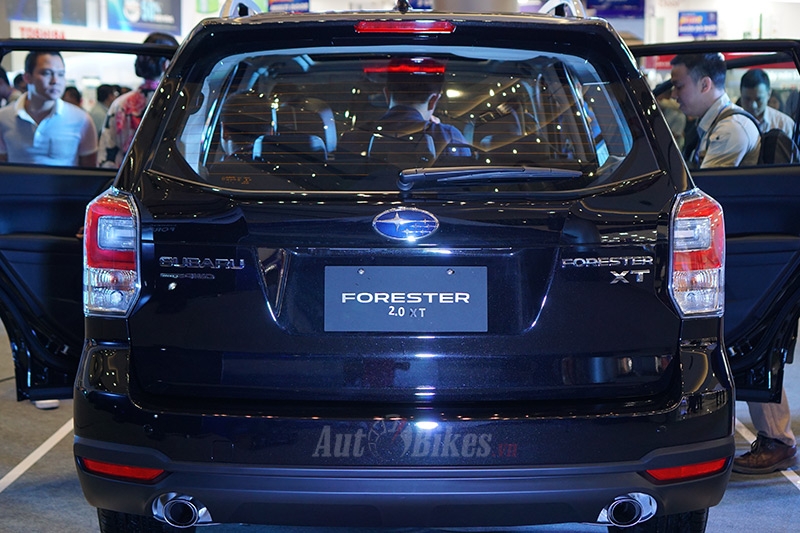 subaru forester 2017 va outback 2017 gia tu 14 ty tai viet nam