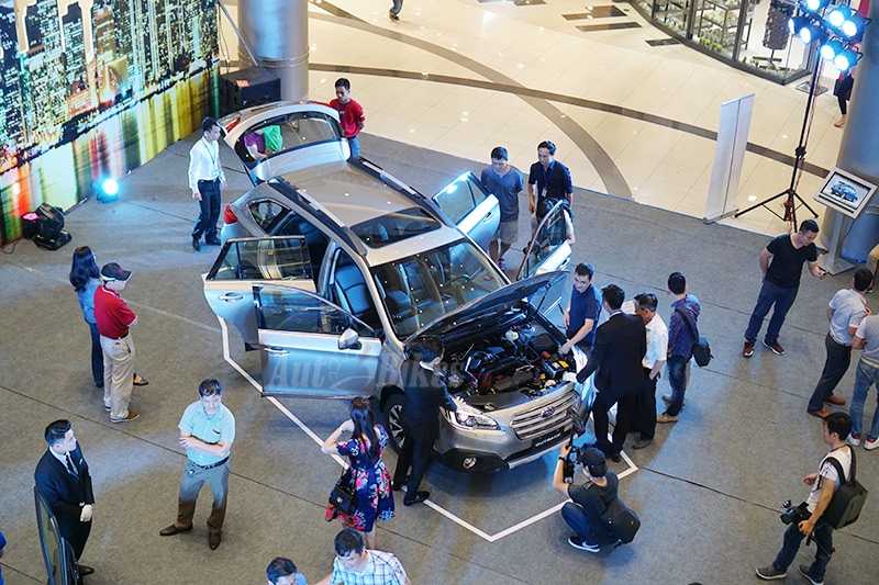 subaru forester 2017 va outback 2017 gia tu 14 ty tai viet nam