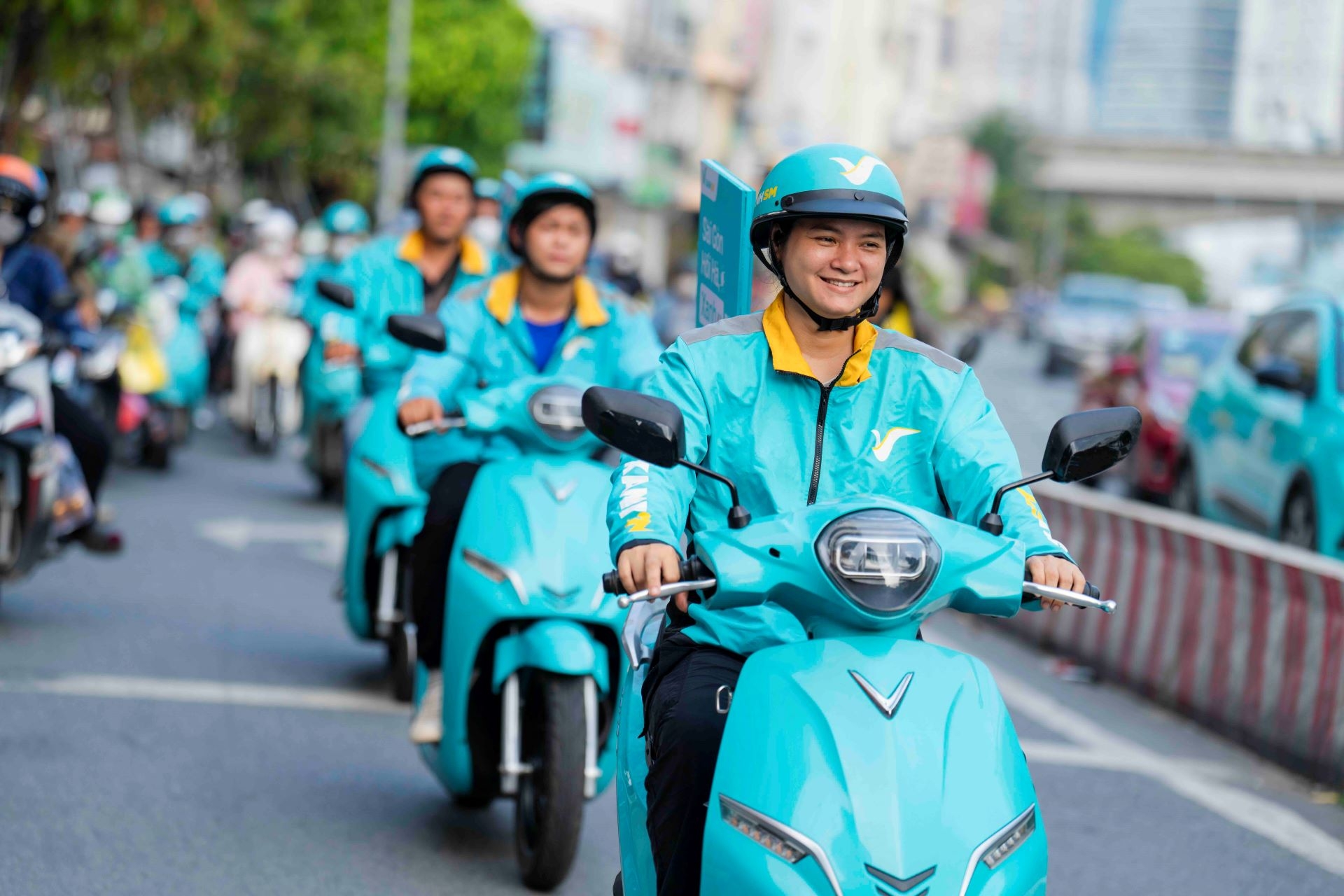 Tài xế gia nhập Xanh SM không cần vốn, vẫn có xe chạy, “tiền đều” mỗi ngày Tài xế gia nhập Xanh SM không cần vốn, vẫn có xe chạy, “tiền đều” mỗi ngày