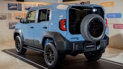 Đại lý Việt nhận cọc cho Toyota Land Cruiser FJ