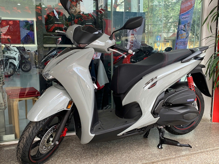 Thị trường xe máy xăng: Honda SH giảm giá mạnh, Yamaha cắt ưu đãi vì khan hàng Thị trường xe máy xăng: Honda SH giảm giá mạnh, Yamaha cắt ưu đãi vì khan hàng