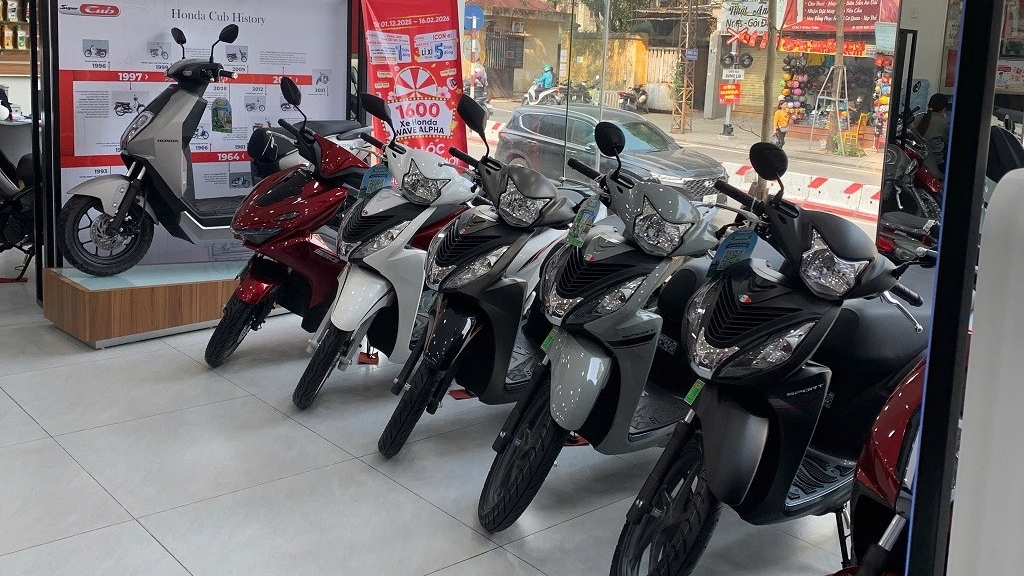 Thị trường xe máy xăng: Honda SH giảm giá mạnh, Yamaha cắt ưu đãi vì khan hàng
