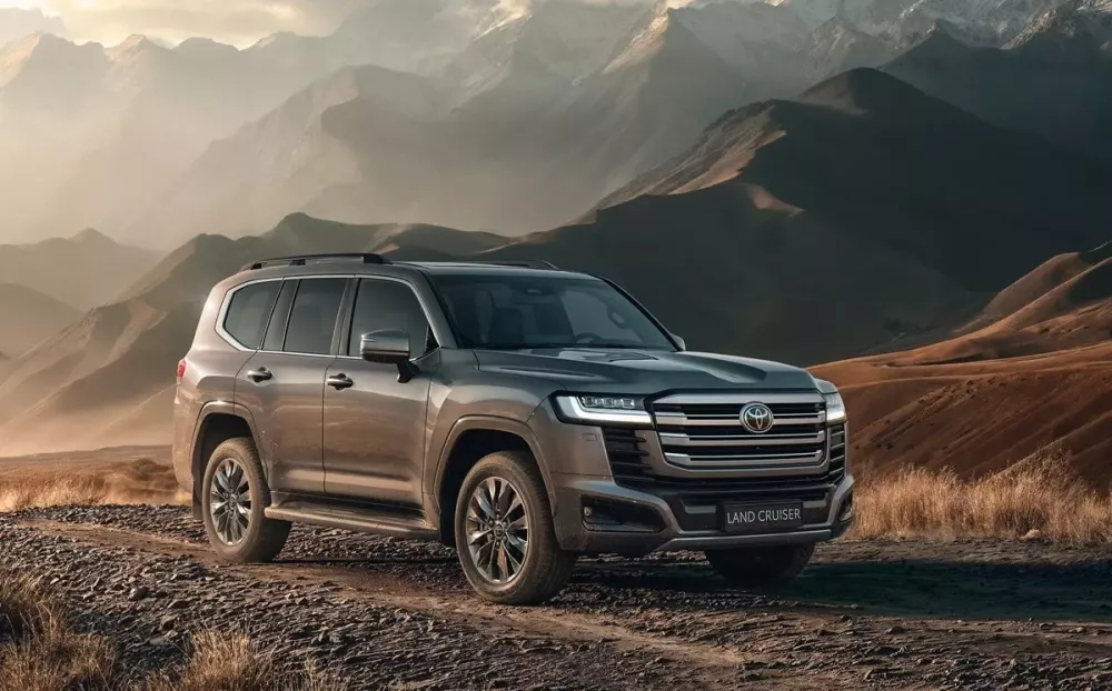 Đại lý Việt nhận cọc cho Toyota Land Cruiser LC300 bản hybrid, giá dự kiến vượt ngưỡng 4,6 tỷ đồng