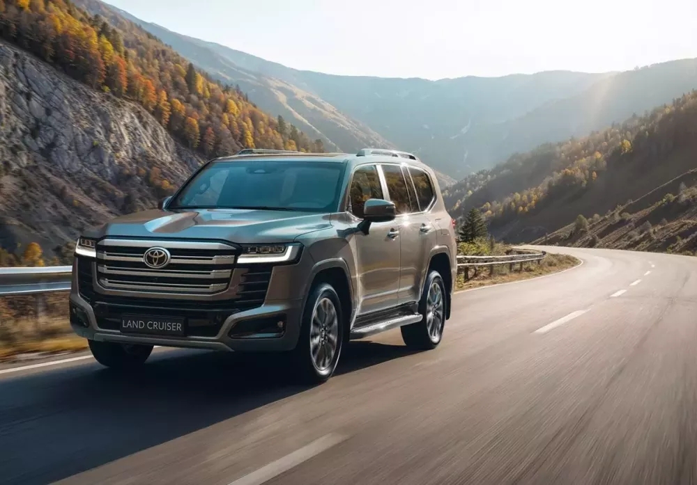 Đại lý Việt nhận cọc cho Toyota Land Cruiser LC300 bản hybrid, giá dự kiến vượt ngưỡng 4,6 tỷ đồng