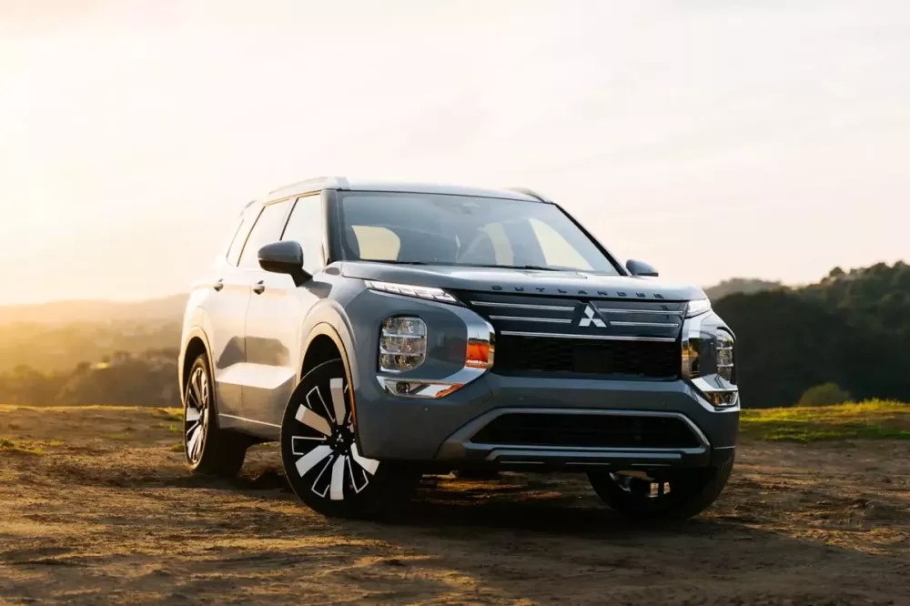 Vén màn Mitsubishi Outlander 2026 với động cơ hybrid mới