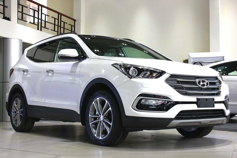 Giá xe Hyundai Santa Fe, Elantra giảm tới 100 triệu