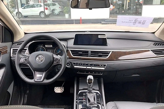 Dongfeng Glory 580 xả kho giá 430 triệu, rẻ ngang xe hạng A Dongfeng Glory 580 xả kho giá 430 triệu, rẻ ngang xe hạng A