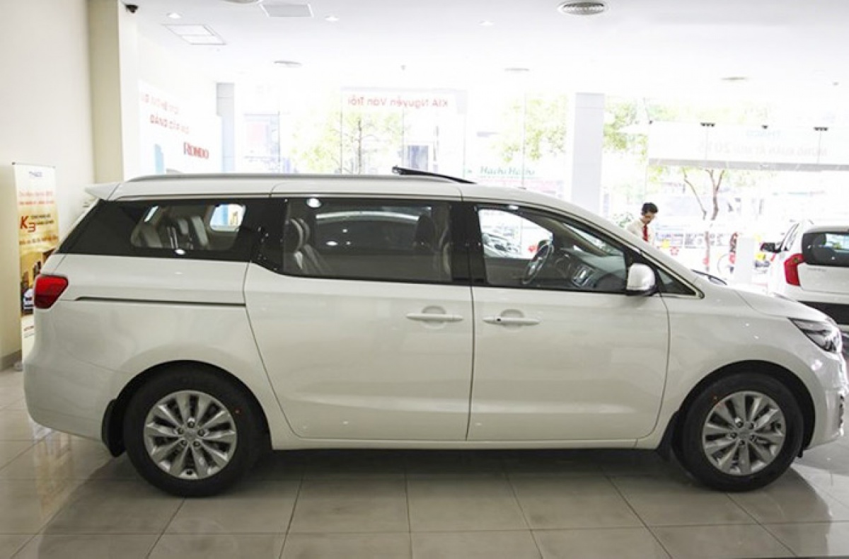 kia sedona thong tri phan khuc xe da dung cao cap co lon