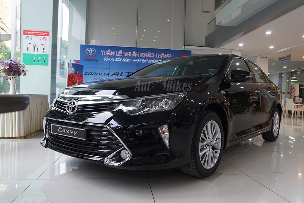 Giá xe Toyota tháng 6 giảm 35 triệu đồng
