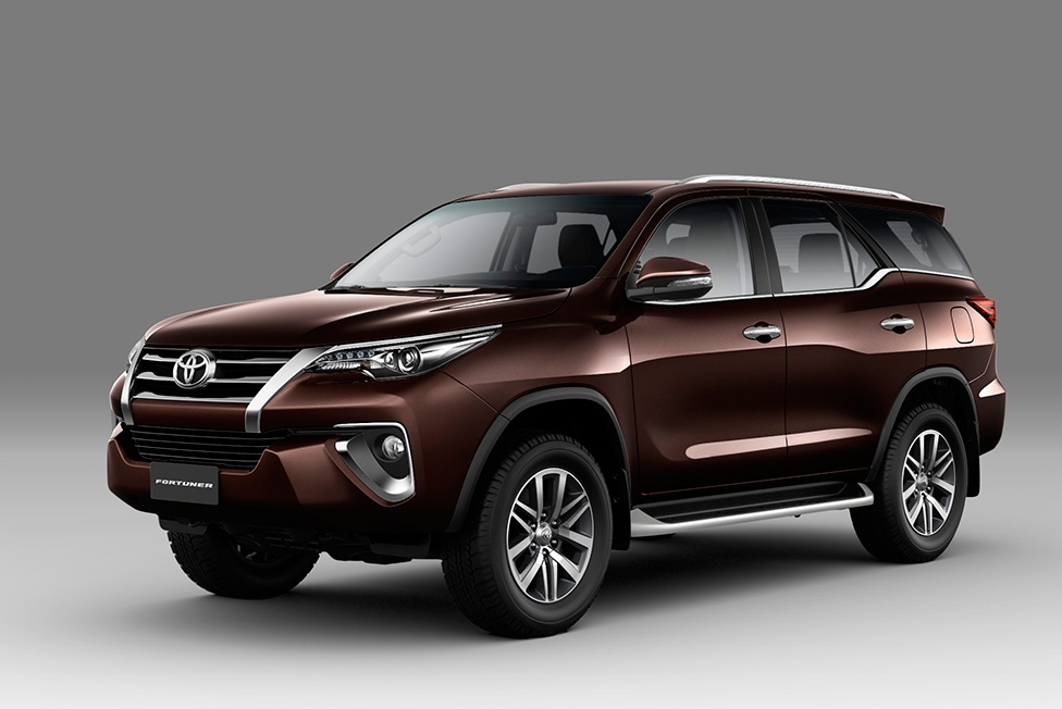 Toyota Fortuner 2019 24 TRD 4x2 AT Review