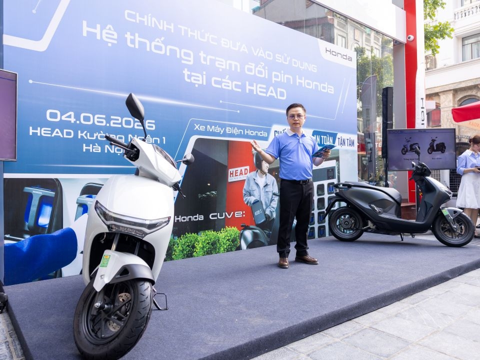 Honda mở bán xe máy điện CUV e: và UC3