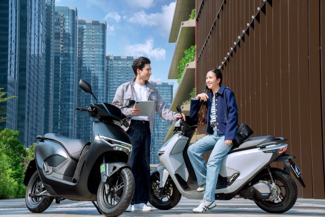 Honda mở bán xe máy điện CUV e: và UC3