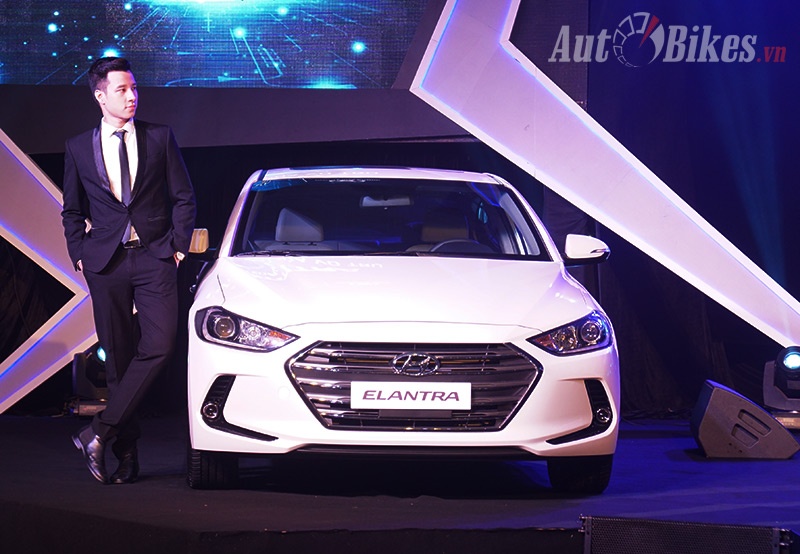 hyundai elantra 2016 gia tu 615 trieu tai viet nam