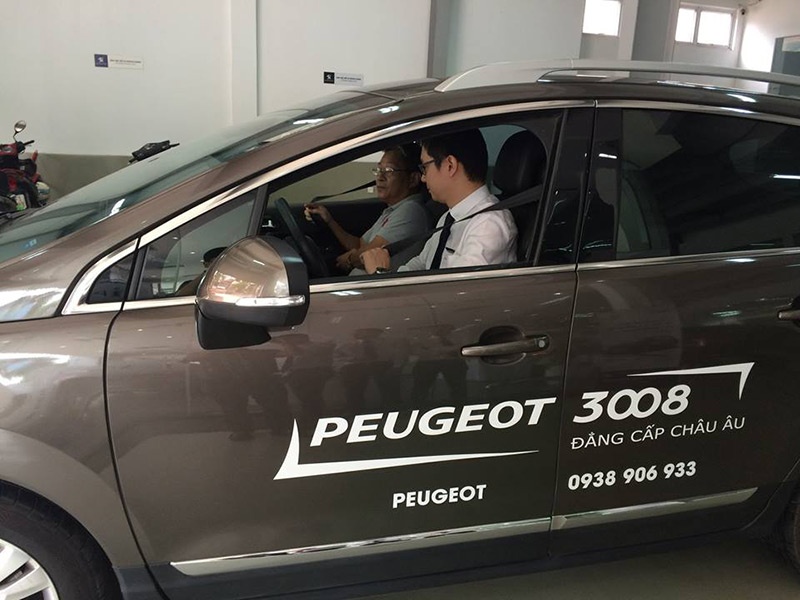 peugeot khuay dong thi truong o to thang 7