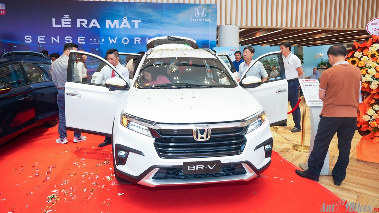 Honda BR-V 2023 về đại lý, khách được ưu đãi lớn