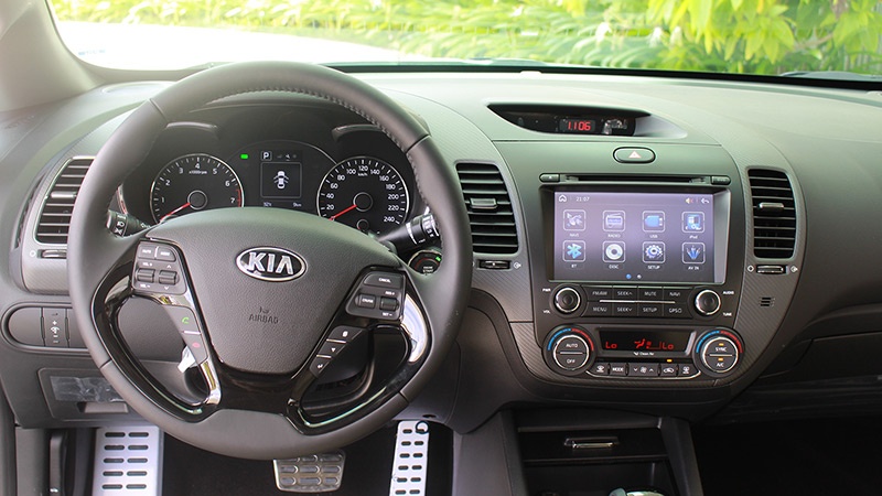 gia kia cerato 2016 giam xuong 561 trieu