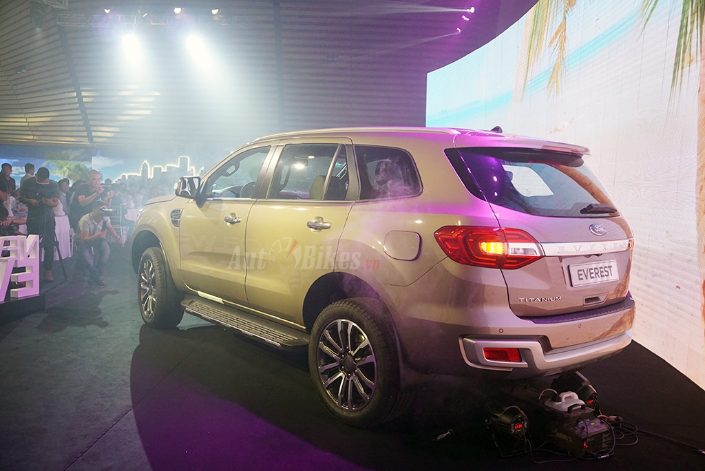 Ford Everest 2019 giá cao nhất 1,4 tỷ đồng, đối đầu Toyota Fortuner ford everest 2019 gia tu trieu dong doi dau toyota fortuner