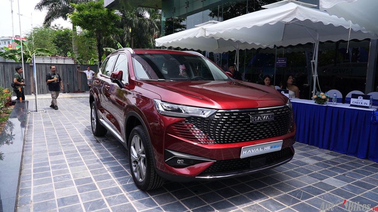 Loạt ô tô tiếp tục giảm giá mạnh, cao nhất tới hơn 200 triệu đồng