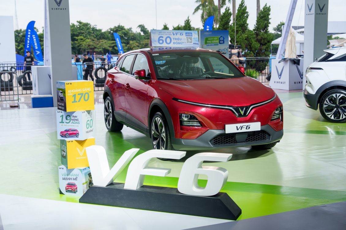 Top 10 ô tô bán chạy nhất tháng 9/2025: Xe điện VinFast vững ngôi 'vương' dù xe xăng khởi sắc