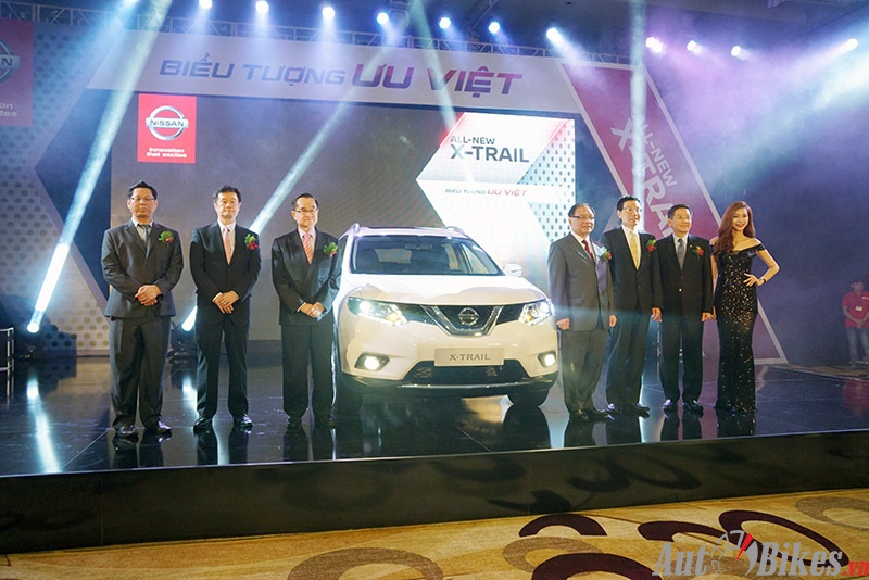 nissan x trail 2017 gia tu 998 trieu tai viet nam