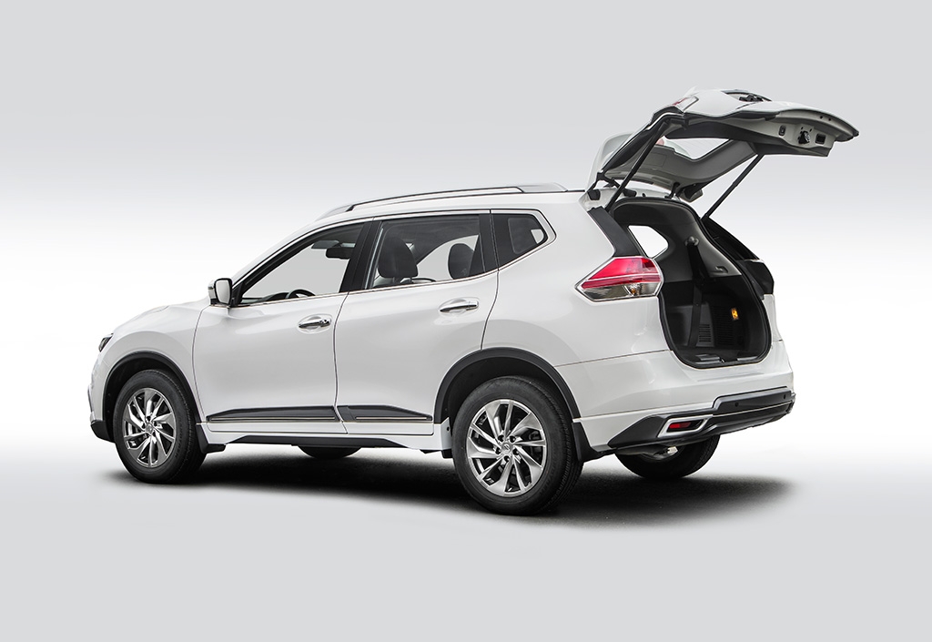 nissan x trail v series gia tu 976 trieu dong