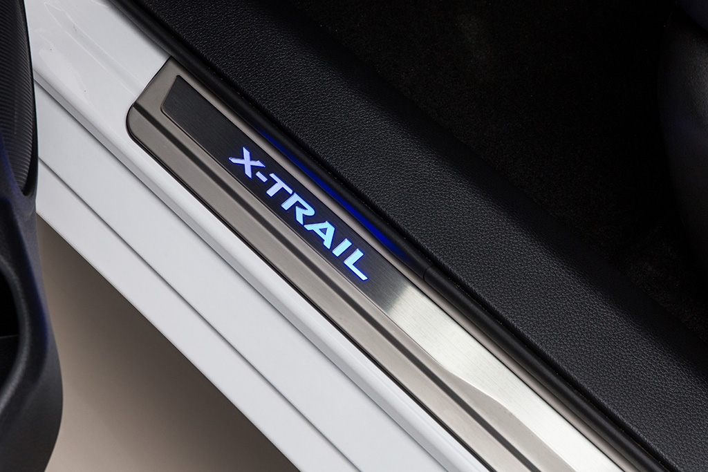 nissan x trail v series gia tu 976 trieu dong