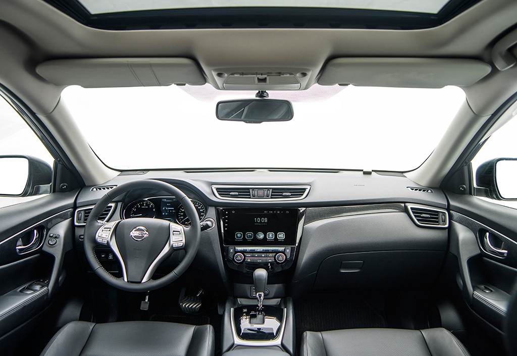 nissan x trail v series gia tu 976 trieu dong