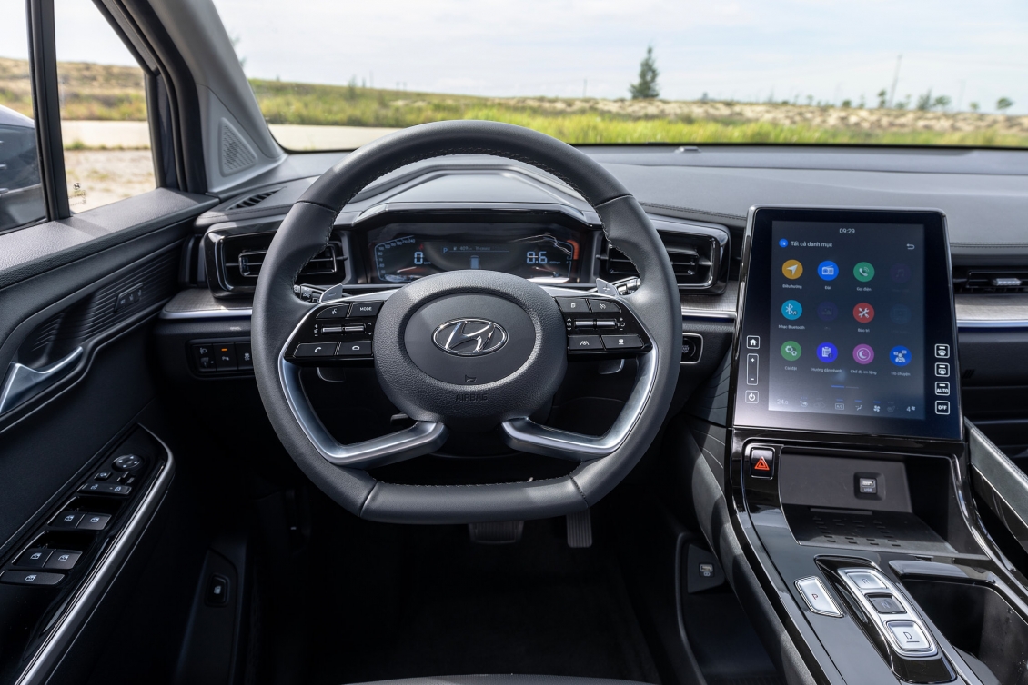 Hyundai Custin giảm 80 triệu tại đại lý, xả hàng tồn kho