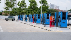 Trải nghiệm trạm sạc V-Green “khủng” có khả năng phục vụ 70 xe điện cùng lúc