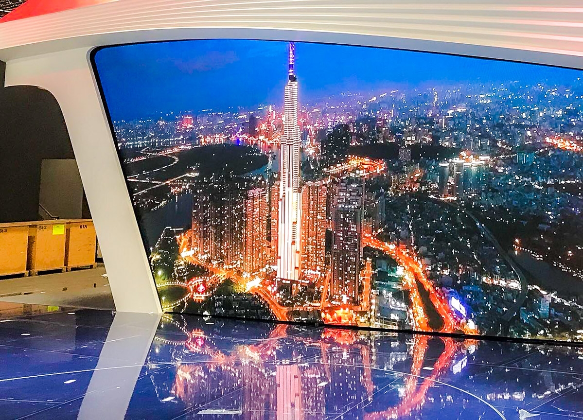 Hé lộ sân khấu VinFast tại Paris trước giờ khai cuộc