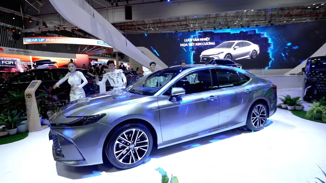 Toyota Camry 2025 ra mắt tại VMS 2024, giá  từ 1,2 tỷ đồng