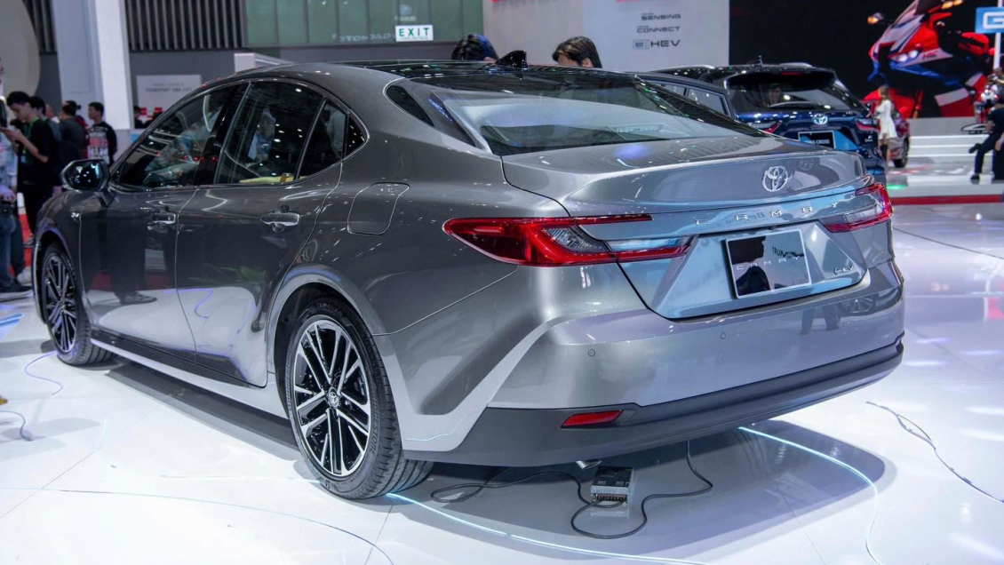 Toyota Camry 2025 ra mắt tại VMS 2024, giá  từ 1,2 tỷ đồng