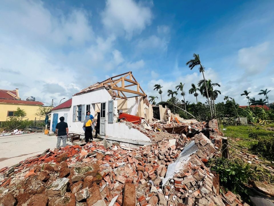 VINGROUP HỖ TRỢ KHẨN CẤP 500 TỶ ĐỒNG CHO ĐỒNG BÀO BỊ THIỆT HẠI DO BÃO BUALOI