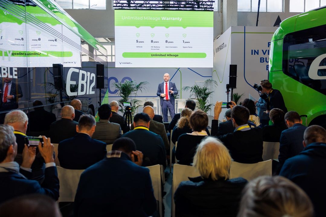 VinFast ra mắt hai mẫu xe buýt điện tại châu Âu