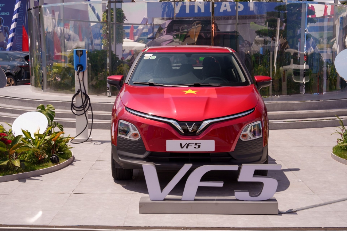 10 ô tô bán chạy nhất năm 2025: Xe điện VinFast thiết lập kỷ nguyên mới