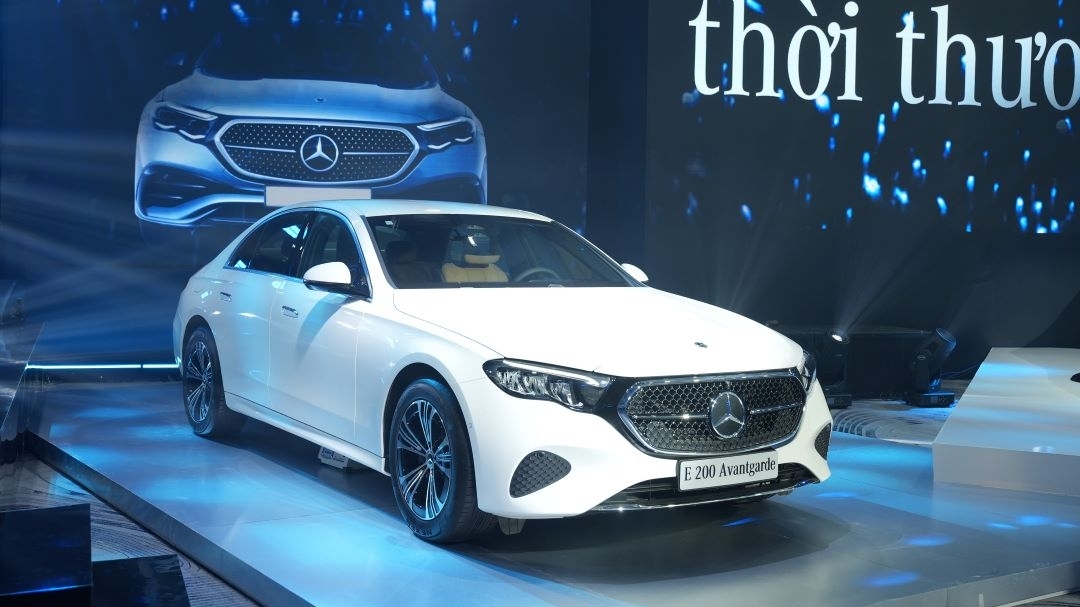 Mercedes-Benz E-Class thế hệ mới ra mắt tại Việt Nam, giá từ 2,45 tỷ đồng