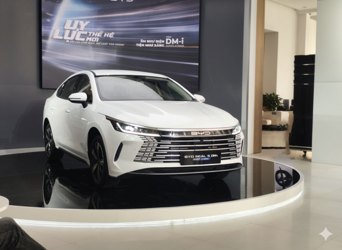 BYD SEAL 5 ra mắt tại Việt Nam, giá 696 triệu đồng BYD SEAL 5 ra mắt tại Việt Nam, giá 696 triệu đồng