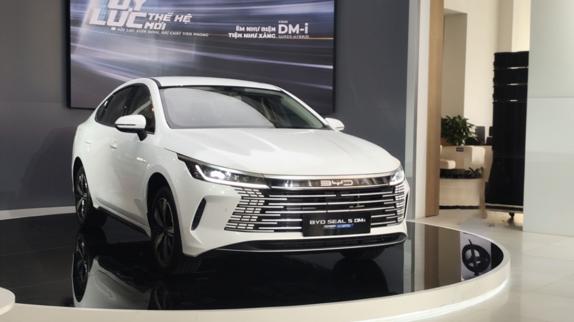 BYD SEAL 5 ra mắt tại Việt Nam, giá 696 triệu đồng