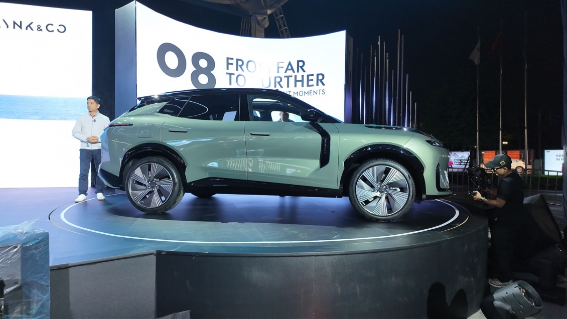 Lynk & Co 08 ra mắt, giá từ 1,299 tỷ đồng Lynk & Co 08 ra mắt, giá từ 1,299 tỷ đồng