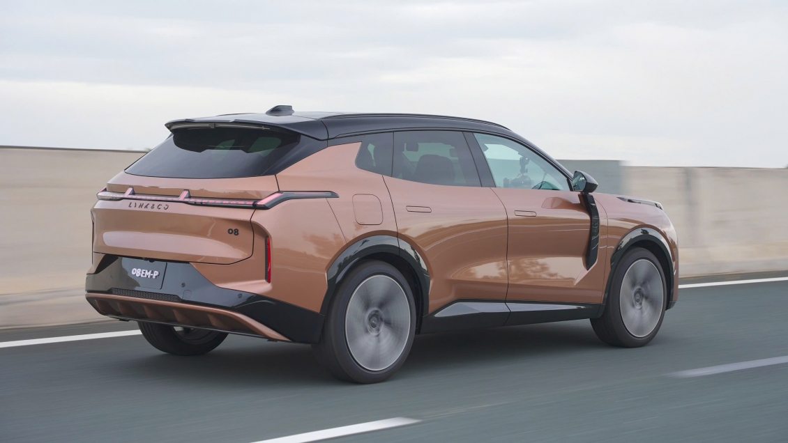 Lynk & Co 08 ra mắt, giá từ 1,299 tỷ đồng Lynk & Co 08 ra mắt, giá từ 1,299 tỷ đồng