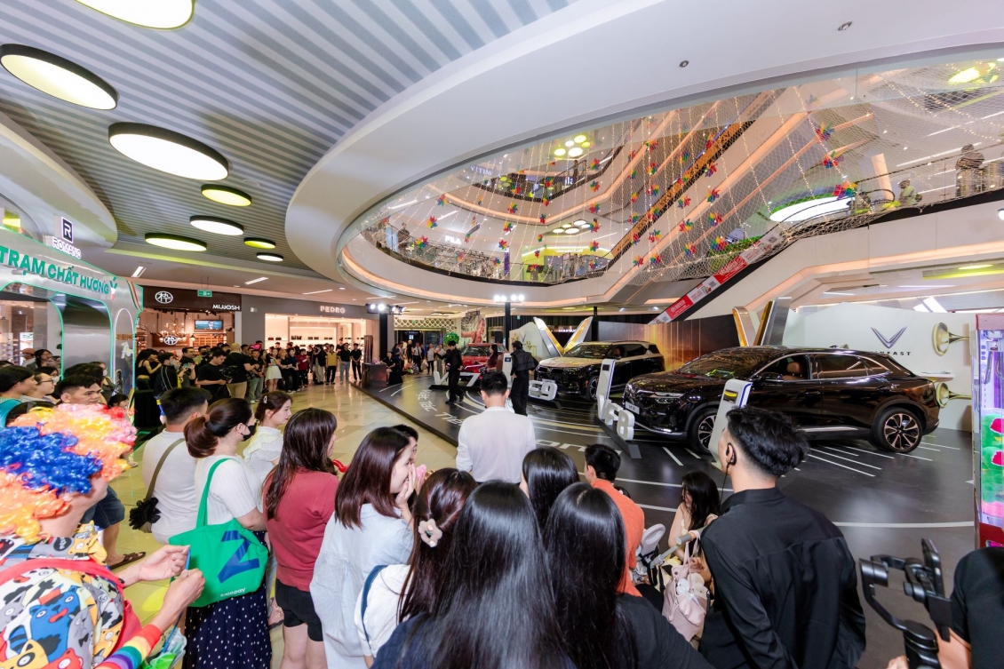 Bộ ba VinFast VF 7, VF 8, VF 9 hút khách tại ngày hội trải nghiệm xe điện