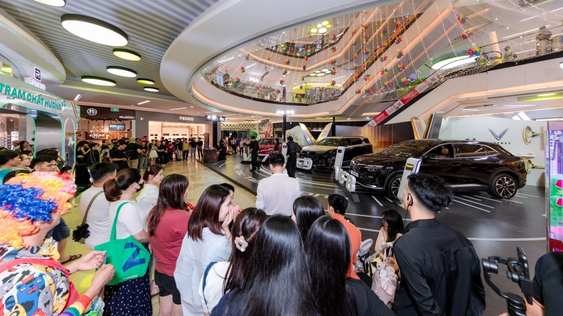 Bộ ba VinFast VF 7, VF 8, VF 9 hút khách tại ngày hội trải nghiệm xe điện