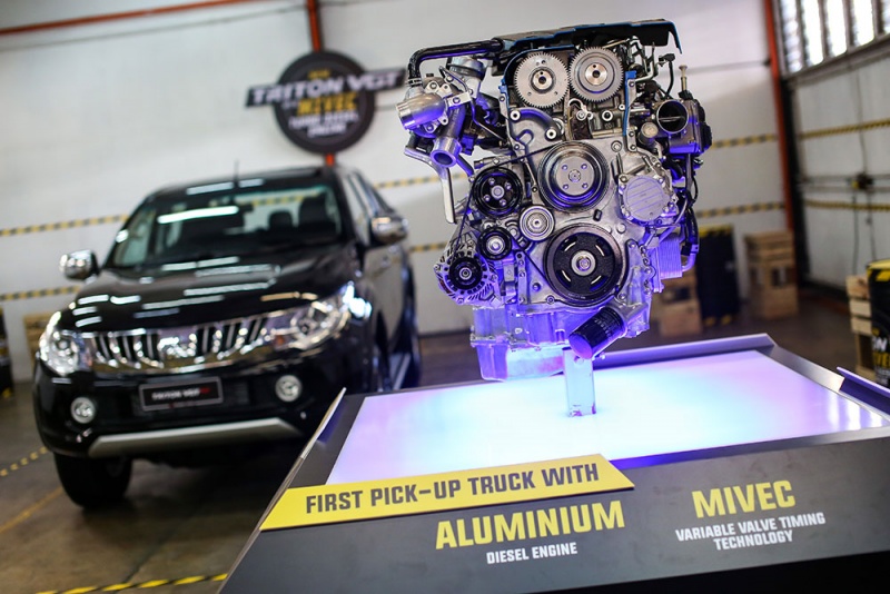 mitsubishi triton 2017 gia 785 trieu dong tai viet nam