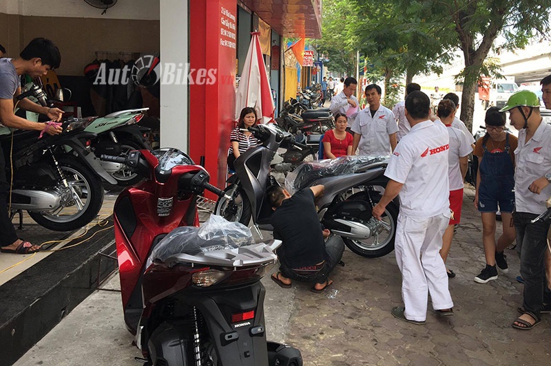 Giá Honda SH 2017 ngày 21/11/2016 tại Hà Nội gia honda sh 2017 ngay 21112016 tai ha noi