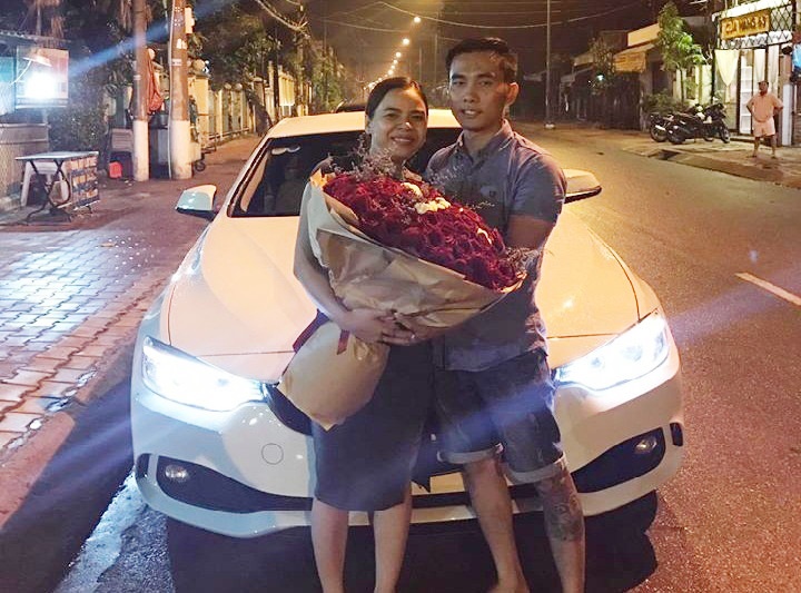 Đại gia Bình Dương mua xe BMW tiền tỷ tặng vợ dai gia binh duong mua xe bmw tien ty tang vo