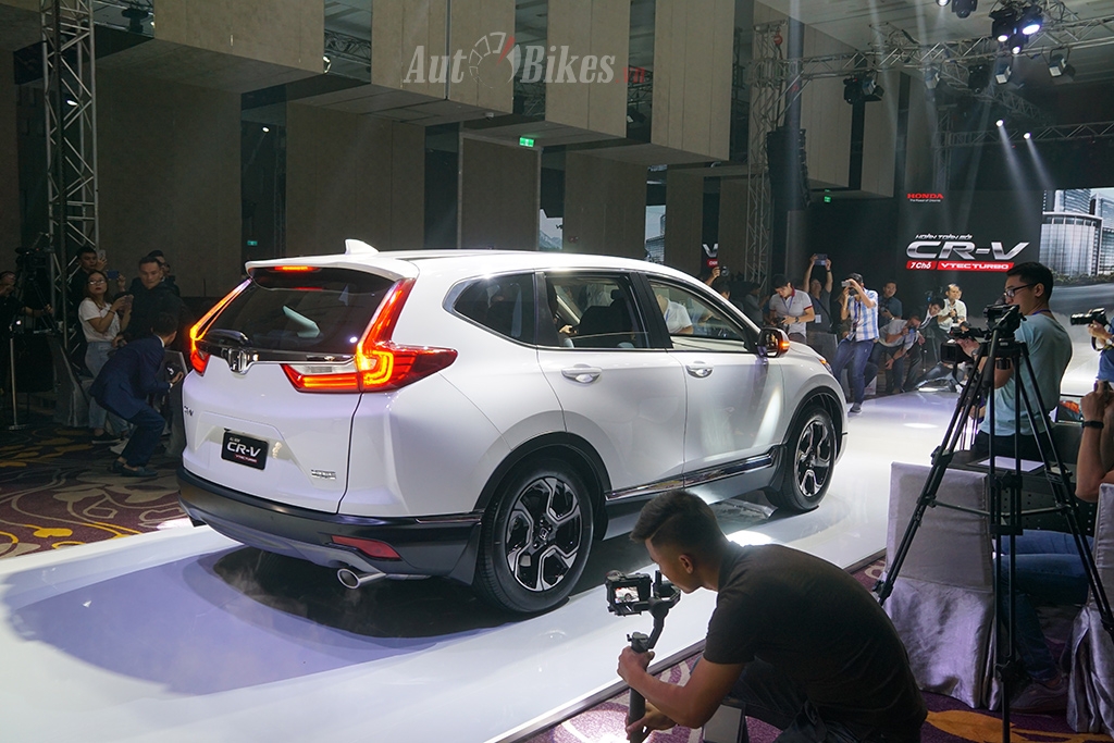 honda cr v 7 cho ra mat tai viet nam gia duoi 11 ty dong
