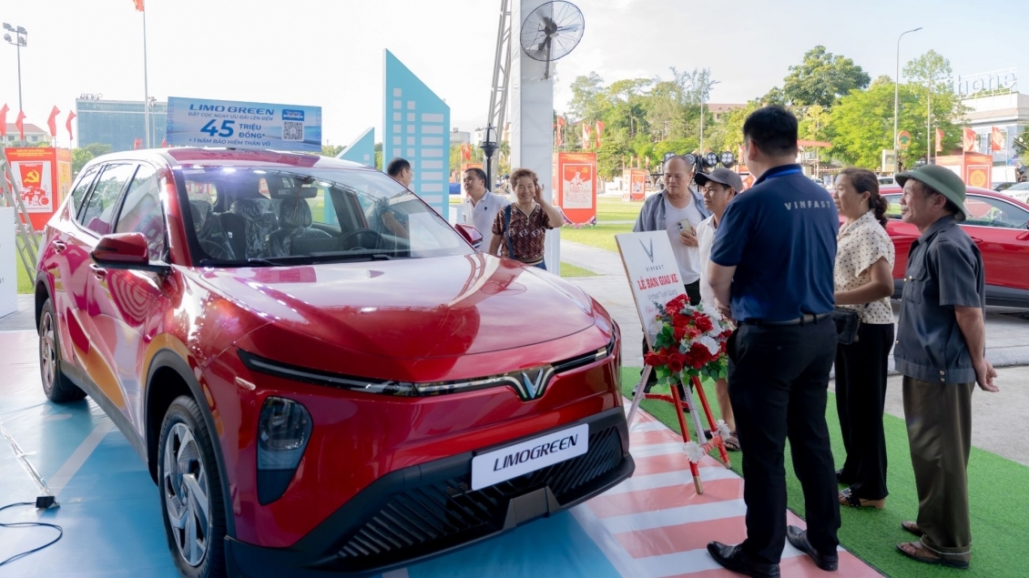 Tài xế dịch vụ: “Cày tiền” bằng VinFast Limo Green, tự tin 1,5 năm hoàn vốn