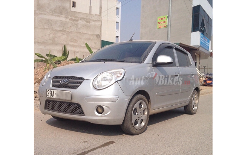 Lái xe Uber lao đao vì vắng khách