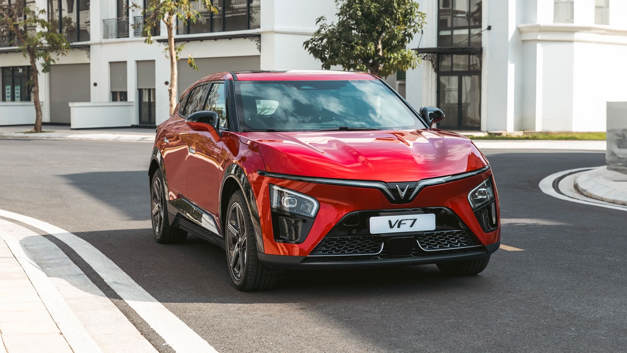 Hết ưu đãi lệ phí trước bạ, xe xăng ngày càng “mất điểm” trước xe điện Hết ưu đãi lệ phí trước bạ, xe xăng ngày càng “mất điểm” trước xe điện